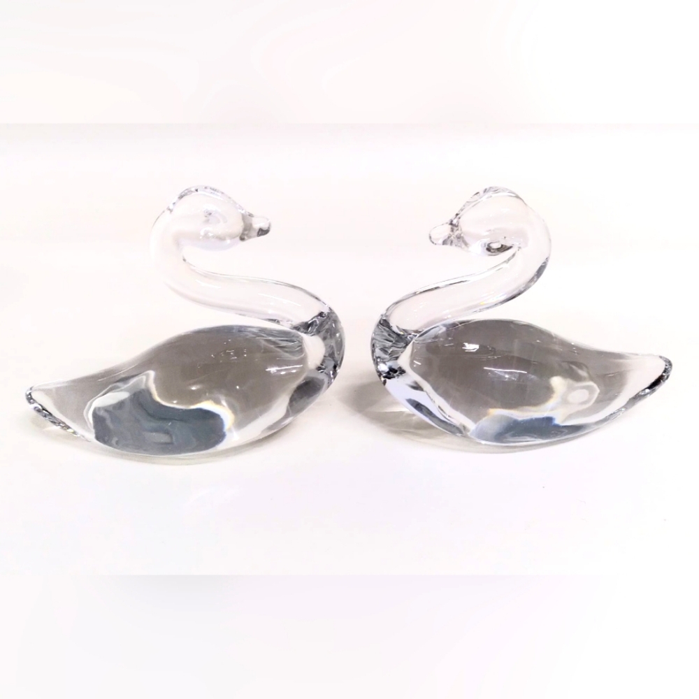 Elegant Glass Swan Figurines